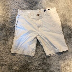 White Vineyard vines shorts